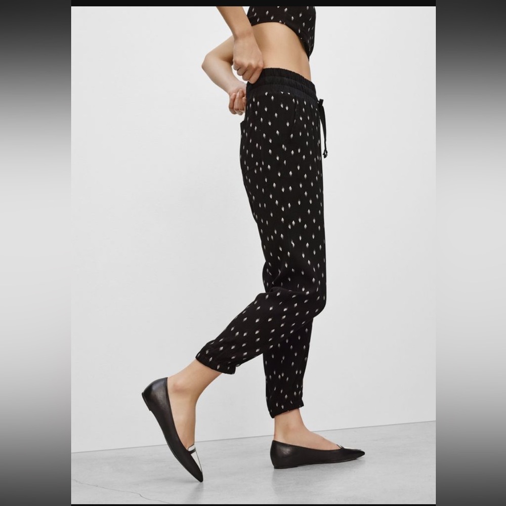 Aritzia Sunday Best Joggers